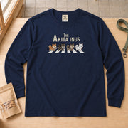 The Akita | 横断歩道を渡る4匹の秋田犬 犬 長袖Tシャツ | フロントのみプリント