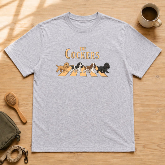 THE COCKERS | コッカースパニエル 横断歩道 お散歩 面白Tシャツ【犬好き・ギフトに最適】