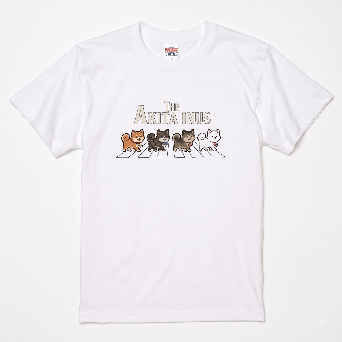 THE AKITA INUS | 横断歩道 ゆるかわ 秋田犬4匹（赤・虎・白） パロディ Tシャツ【犬好き・愛犬家・イベント・プレゼントに最適】