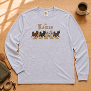 The Kai Ken | 横断歩道を渡る4匹の甲斐犬 犬 長袖Tシャツ | フロントのみプリント