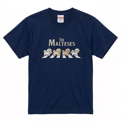 THE MALTESES | 横断歩道 ゆるかわ マルチーズ4匹 パロディ Tシャツ【犬好き・愛犬家・イベント・プレゼントに最適】