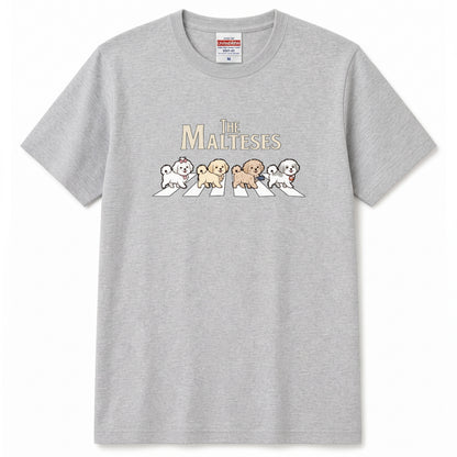 THE MALTESES | 横断歩道 ゆるかわ マルチーズ4匹 パロディ Tシャツ【犬好き・愛犬家・イベント・プレゼントに最適】