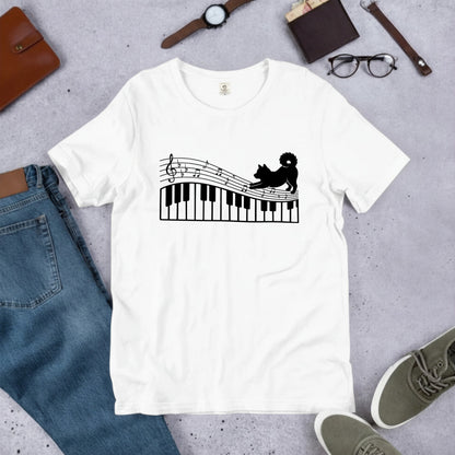 ピアノ鍵盤と音符犬 犬Tシャツ | ピアノ好き・音楽好きに人気