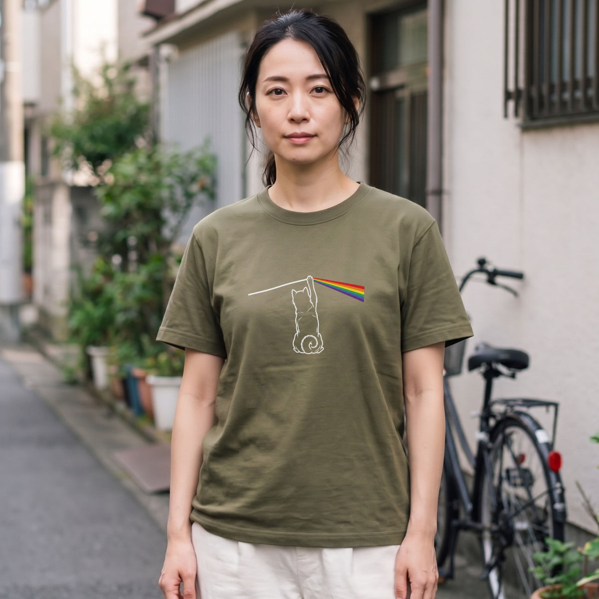 光のプリズムと柴犬 グラフィックTシャツ