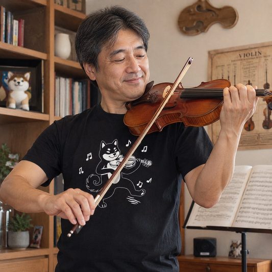 黒柴 ヴァイオリン Tシャツ ｜ 柴犬・犬好き・音楽好きに人気