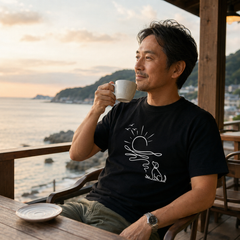 朝日と犬の線画 犬Tシャツ | アウトドア・犬好きに人気