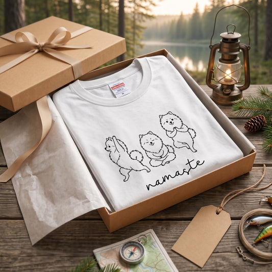 POMERANIAN NAMASTE | ポメラニアン 犬 ヨガ 瞑想 イラスト かわいい ワンポイント 長袖Tシャツ【犬好き・ルームウェア・カジュアル・ギフト】