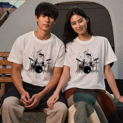 ドラムを叩く柴犬 柴犬Tシャツ | 音楽好き・犬好きに人気
