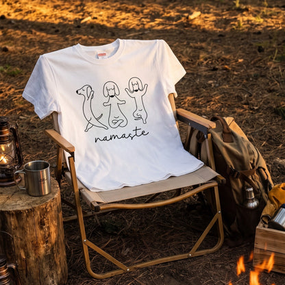Namaste ダックスフンド ヨガ Tシャツ ｜ 犬好き・愛犬・ヨガ・イラスト・かわいいに人気
