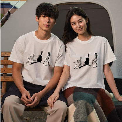 ハスキーとギター影アート 白Tシャツ｜音楽好きに人気｜InuJoy