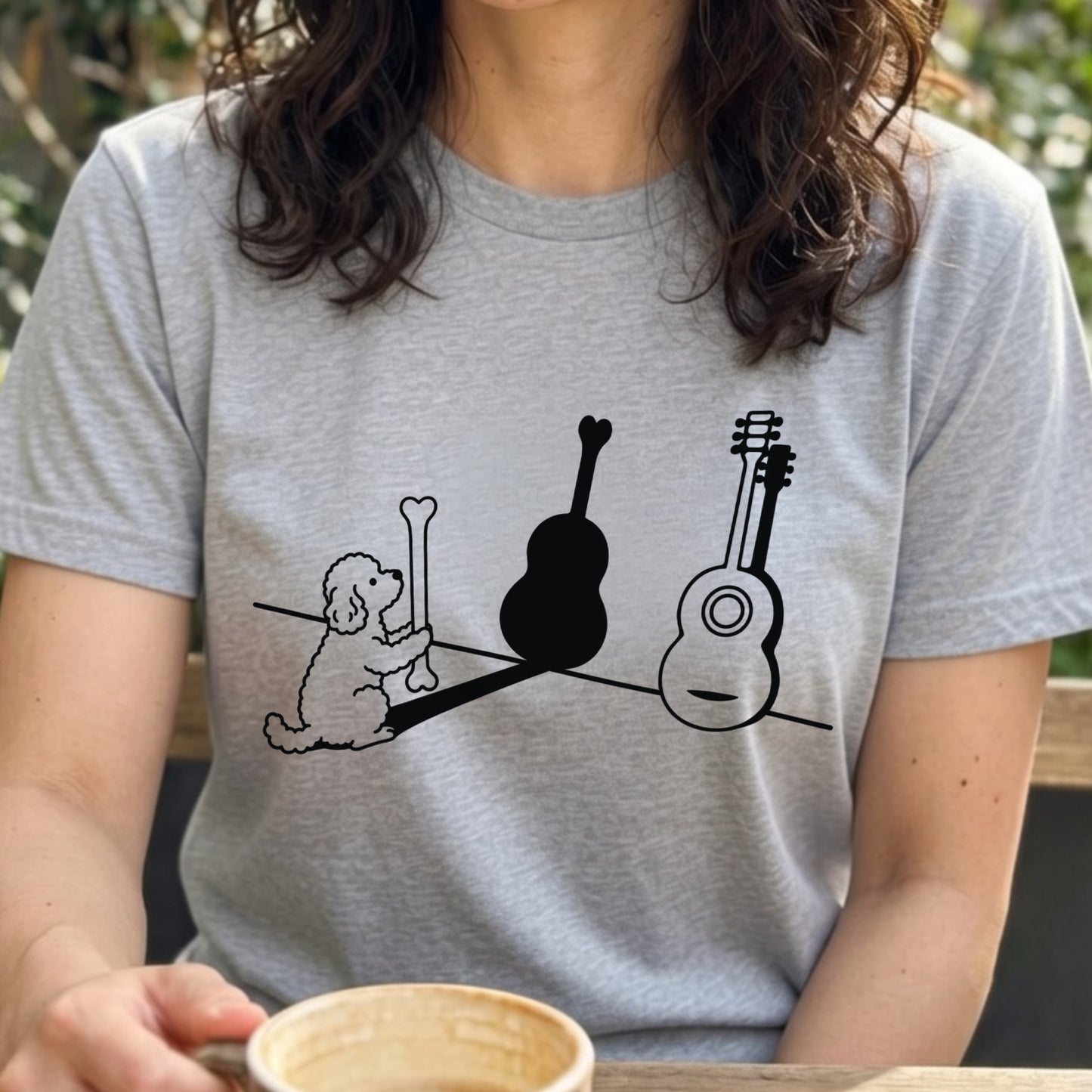 プードルとギター影アート 白Tシャツ｜音楽好きに人気