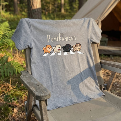 THE POMERANIANS | 横断歩道 ゆるかわ ポメラニアン パロディ Tシャツ【犬好き・愛犬家・イベント・プレゼントに最適】