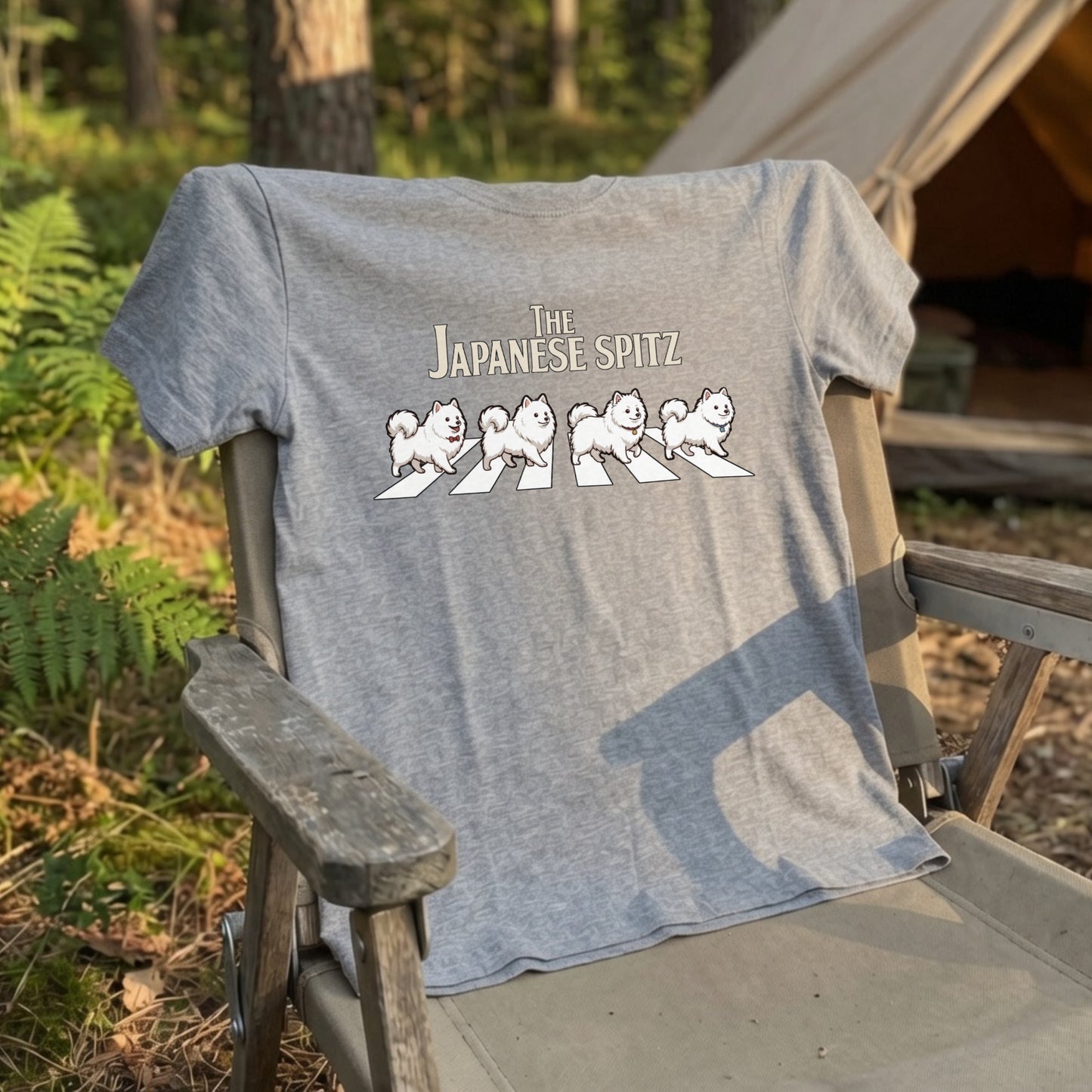 THE JAPANESE SPITZ | 横断歩道 ゆるかわ 白犬4匹 パロディ Tシャツ【犬好き・愛犬家・スピッツグッズ・イベント・プレゼントに最適】