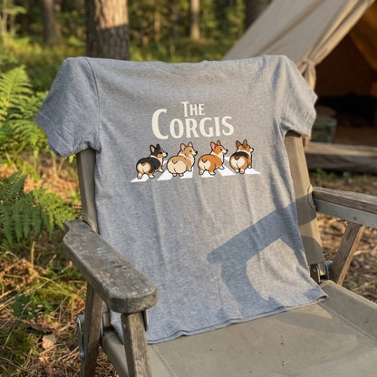 THE CORGIS | コーギー 横断歩道 ゆるかわパロディTシャツ【犬好き・愛犬家・ギフトに最適】