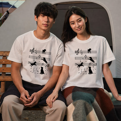 音符と踊る犬 犬Tシャツ | 音楽好き・犬好きに人気