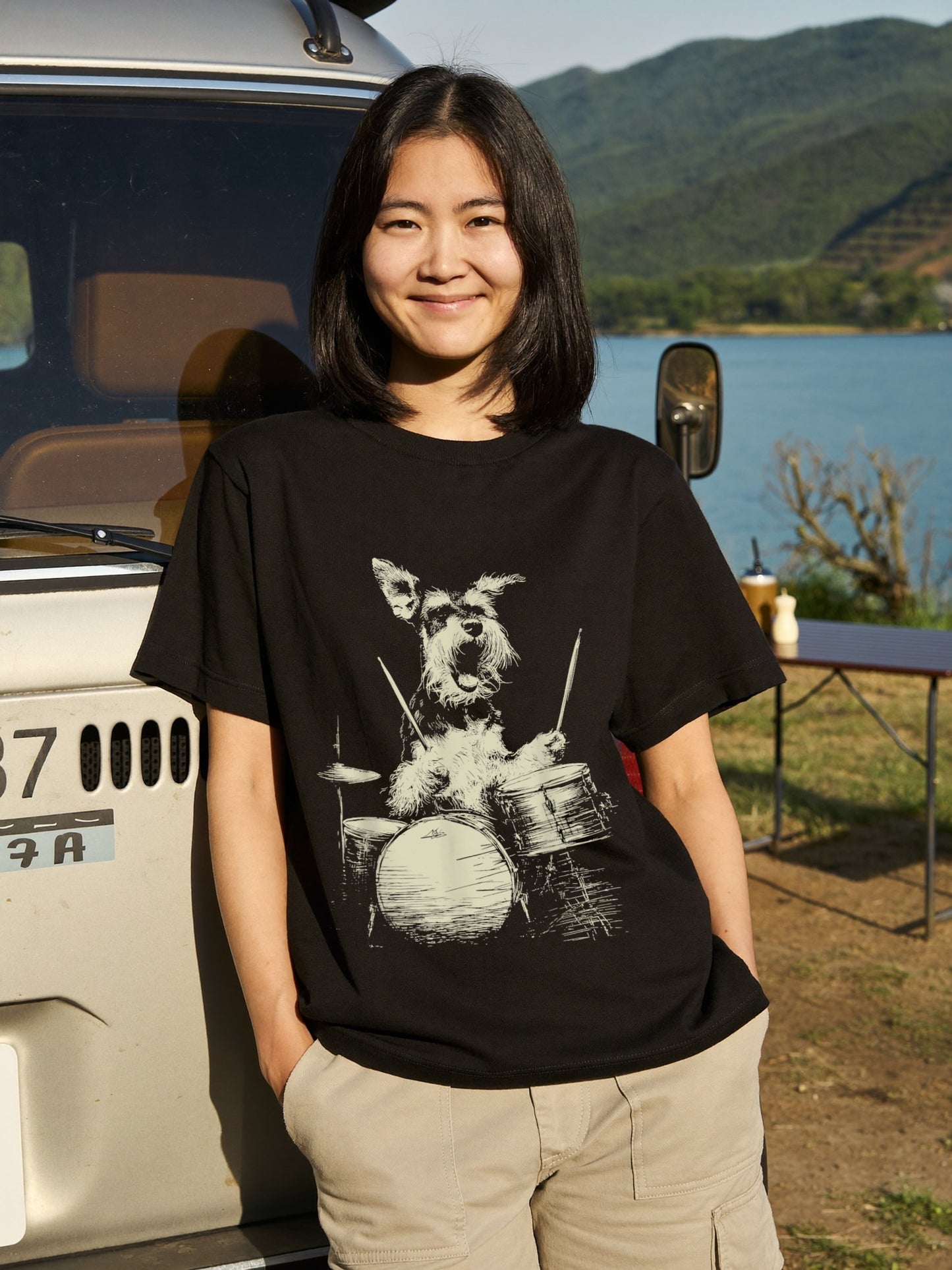 シュナウザー ドラム Tシャツ｜愛犬・音楽好き・ロック・イラスト・かっこいいに人気