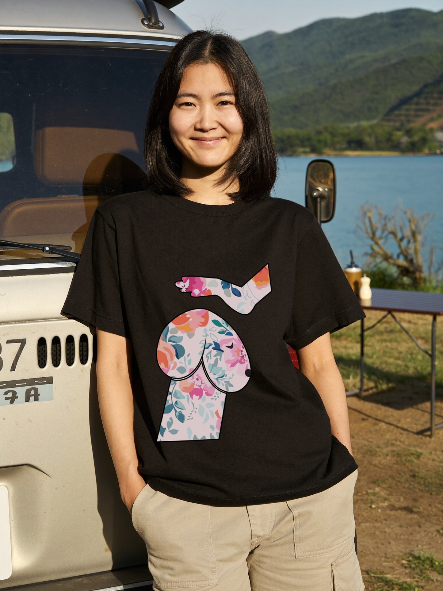 FLOWER DOG ART | おしゃれ 犬 イラスト ボタニカル柄 Tシャツ【愛犬家・アウトドア・イベント・ギフトに最適】