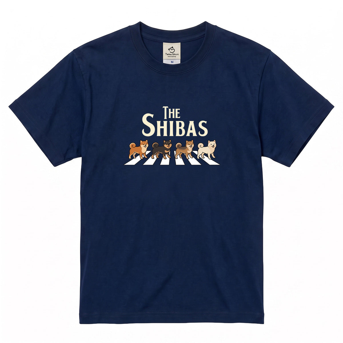 THE SHIBAS | 柴犬 横断歩道 ゆるかわパロディTシャツ【犬好き・愛犬家・ギフトに最適】