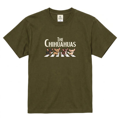THE CHIHUAHUAS | チワワ 横断歩道 ゆるかわパロディTシャツ【犬好き・愛犬家・ギフトに最適】