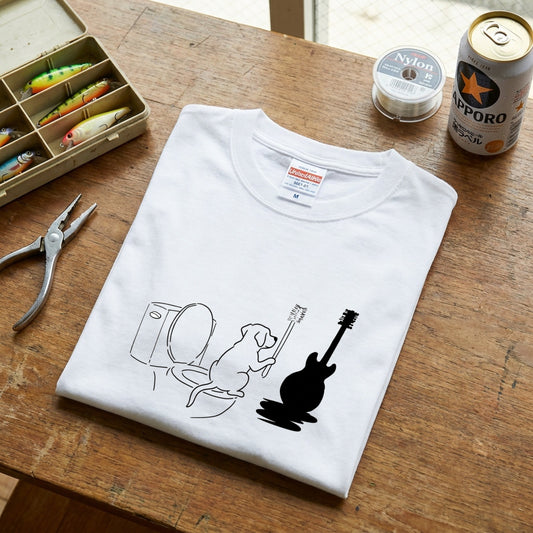 犬 トイレブラシ ギター 影 Tシャツ | 犬好き・音楽好き・おもしろに人気