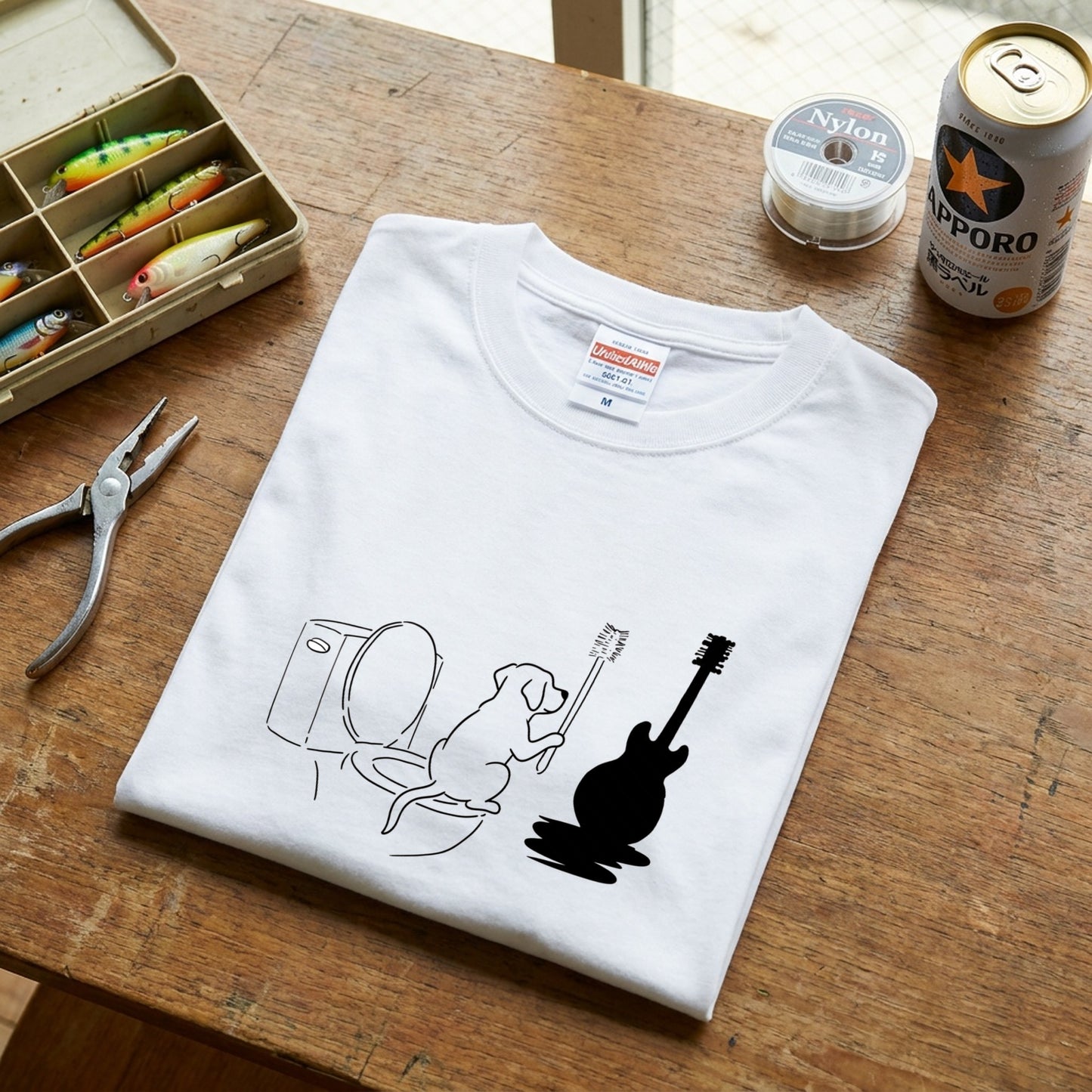 犬 トイレブラシ ギター 影 Tシャツ ｜ 犬好き・音楽好き・おもしろに人気
