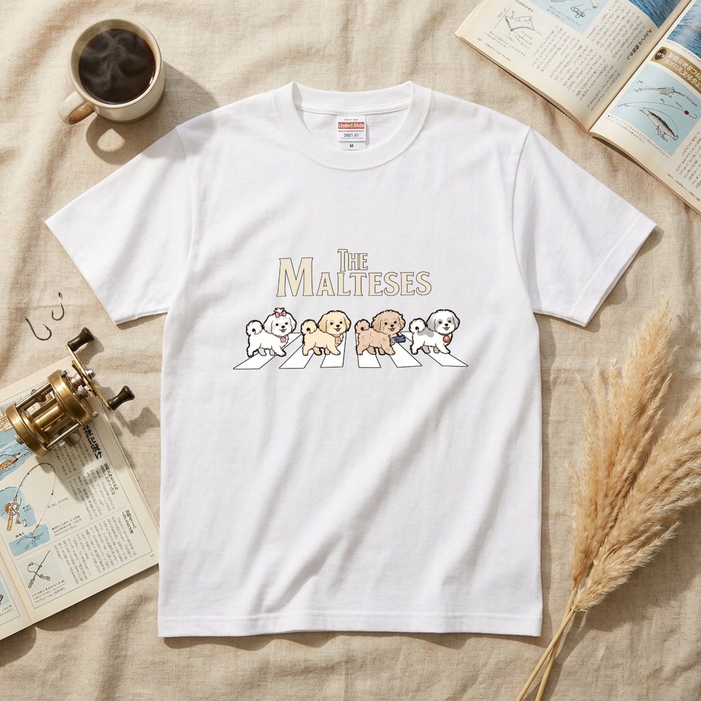 THE MALTESES | 横断歩道 ゆるかわ マルチーズ4匹 パロディ Tシャツ【犬好き・愛犬家・イベント・プレゼントに最適】