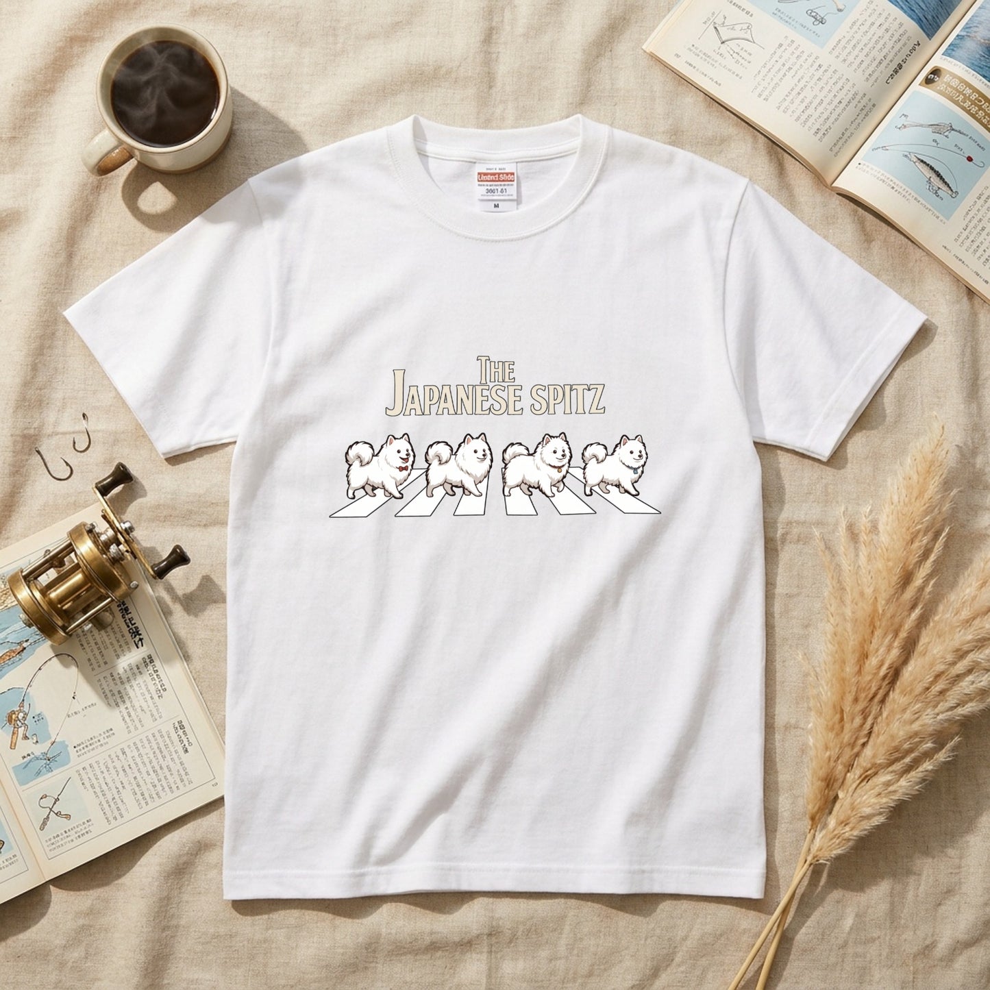 THE JAPANESE SPITZ | 横断歩道 ゆるかわ 白犬4匹 パロディ Tシャツ【犬好き・愛犬家・スピッツグッズ・イベント・プレゼントに最適】