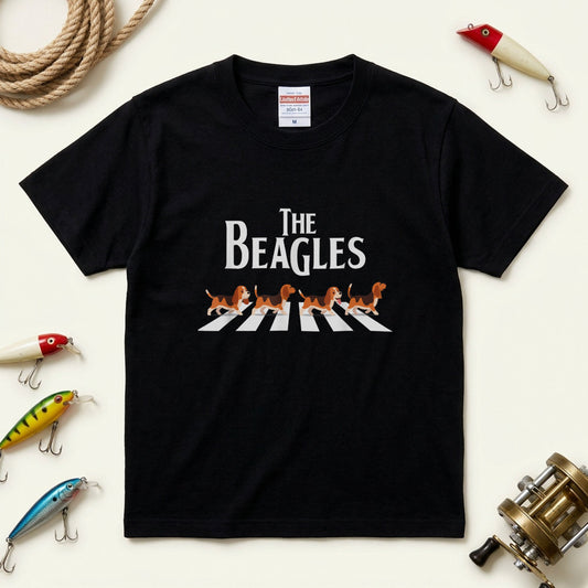 BEAGLES ビーグル犬 横断歩道グラフィック Tシャツ | アウトドア・キャンプ・愛犬とお出かけTシャツ
