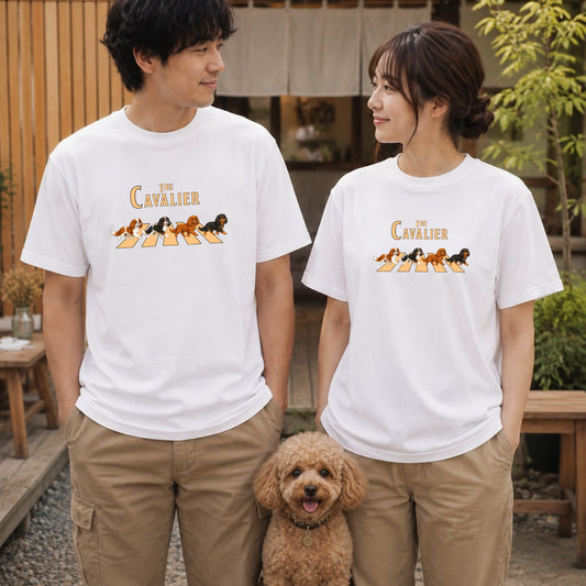 THE CAVALIER | キャバリア 横断歩道 お散歩 面白Tシャツ【犬好き・ギフトに最適】