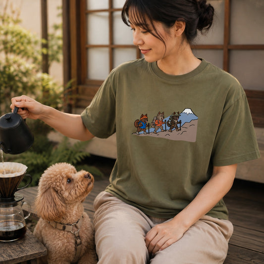 甲斐犬 登山 犬 富士山 ハイキング アウトドア Tシャツ ｜フロントプリント