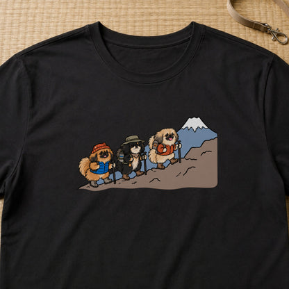 Pekingese hiking club ペキニーズ 犬好き 登山 富士山Tシャツ｜フロントプリント