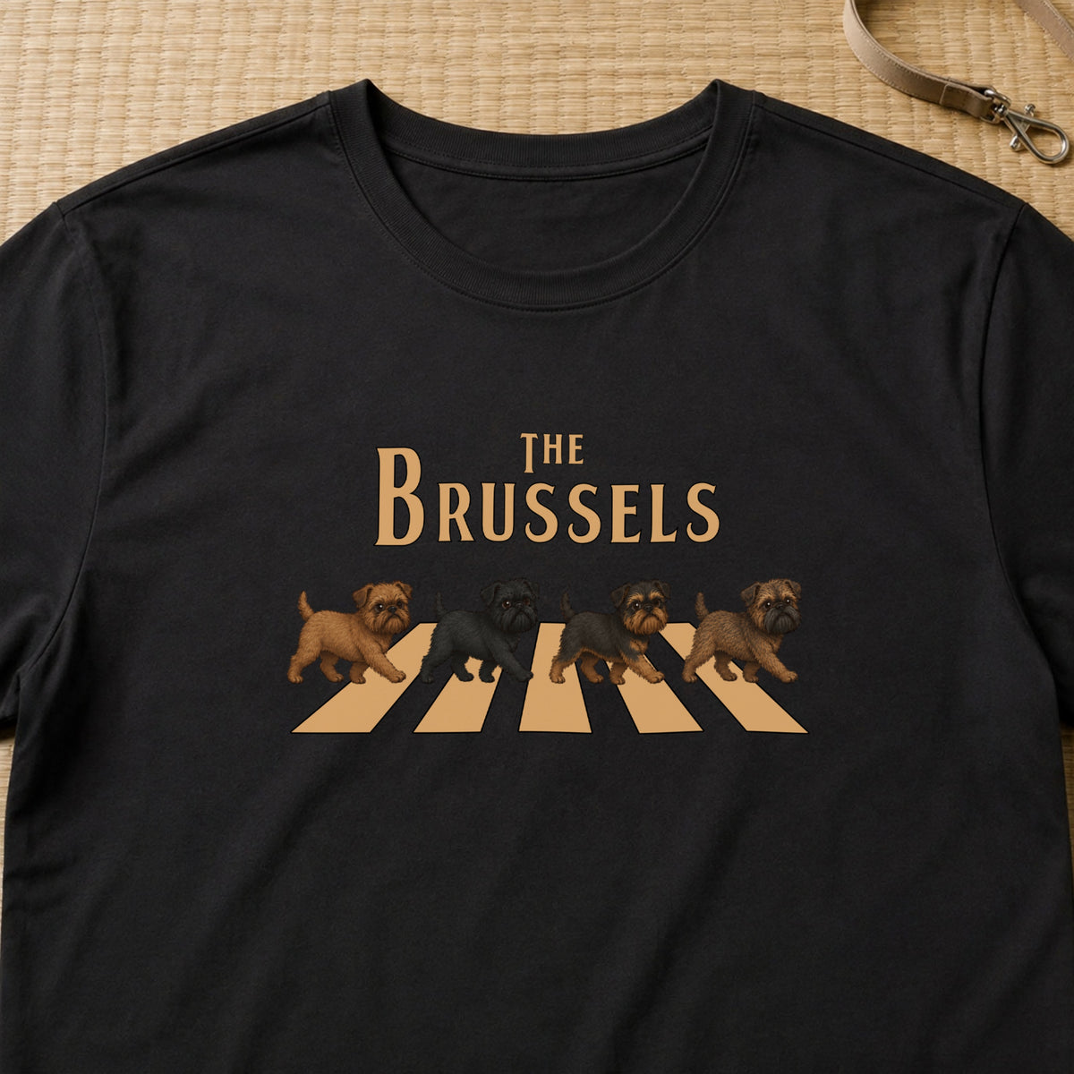 THE BRUSSELS | ブリュッセルグリフォン 横断歩道 お散歩 面白Tシャツ【犬好き・ギフトに最適】