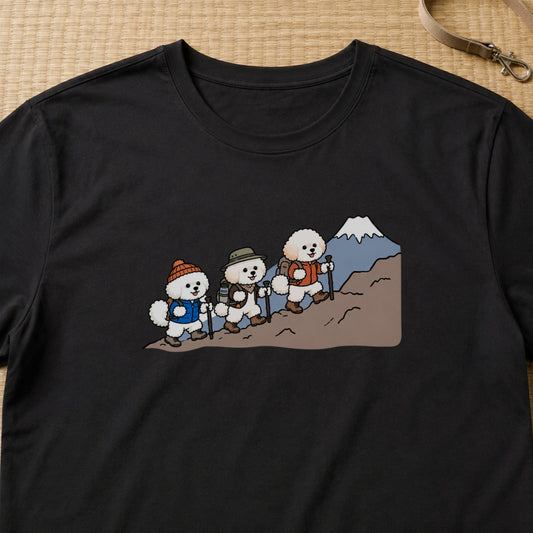 Bichon hiking club ビションフリーゼ 犬好き 登山 富士山Tシャツ｜フロントプリント
