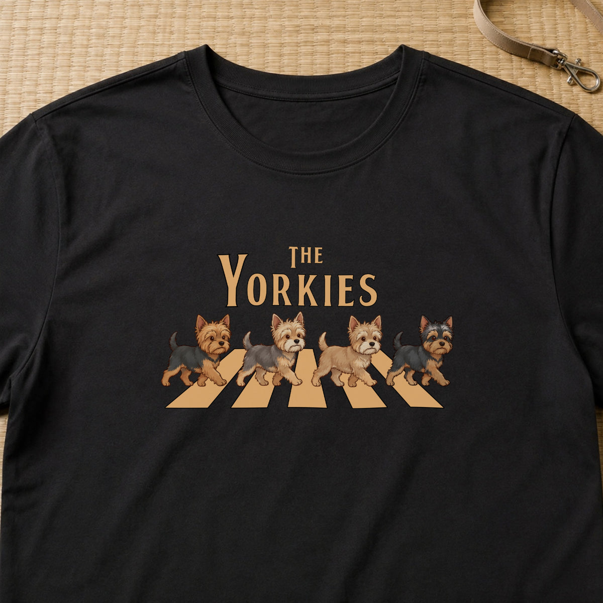 THE YORKIES | ヨークシャーテリア 横断歩道 お散歩 面白Tシャツ【犬好き・ギフトに最適】