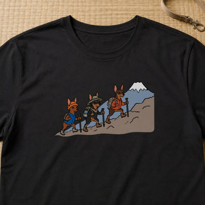 Miniature Pinscher hiking club ミニチュアピンシャー 犬好き 登山 富士山Tシャツ｜フロントプリント