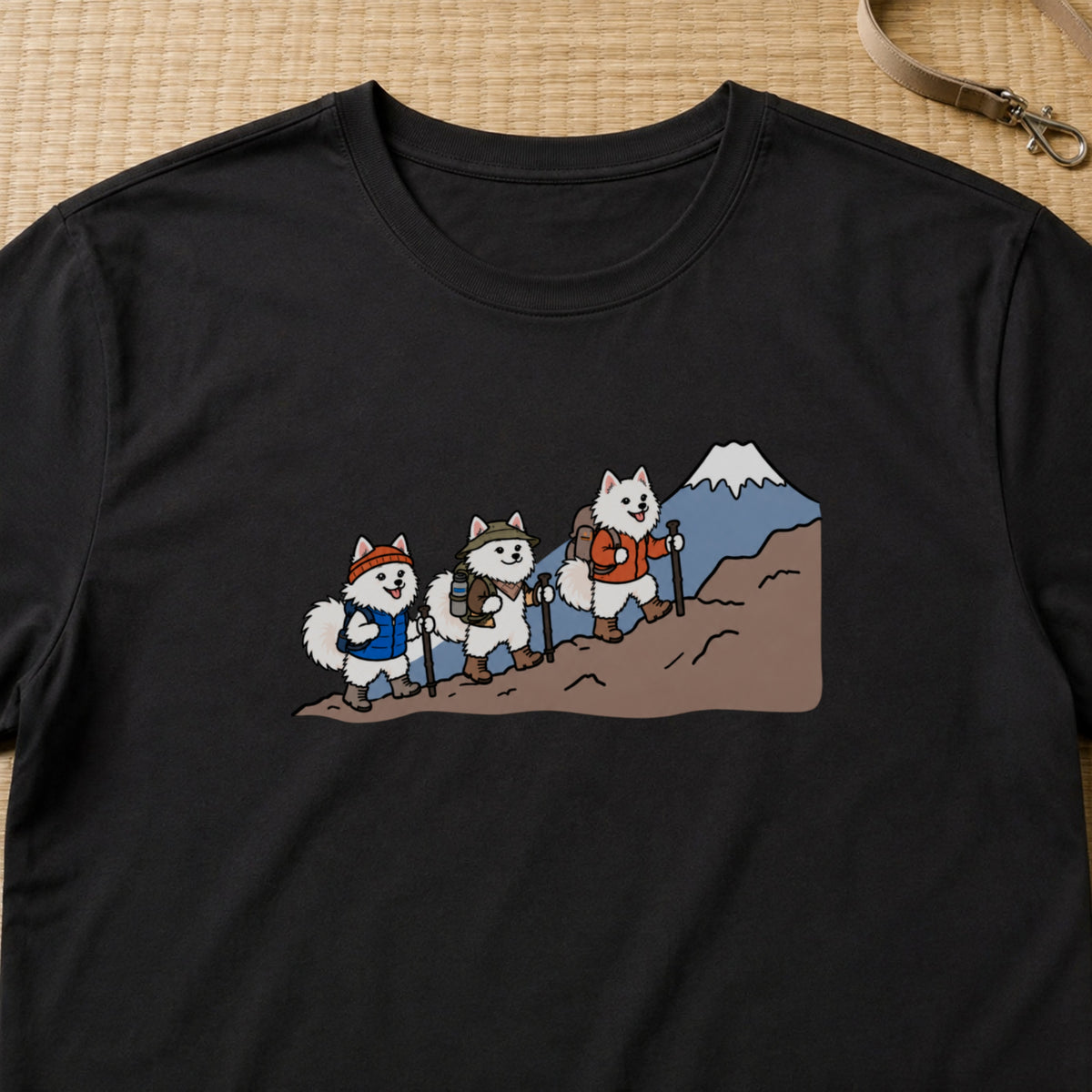狆 キャバリア 登山 犬 ハイキング アウトドア Tシャツ（ブラック） ｜フロントプリント