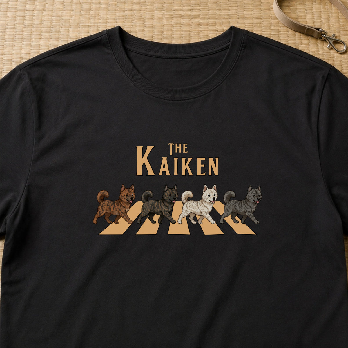 THE KAIKEN | 甲斐犬 横断歩道 お散歩 面白Tシャツ【日本犬・ギフトに最適】