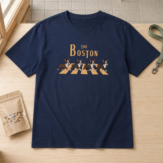 THE BOSTON | ボストンテリア 横断歩道 お散歩 面白Tシャツ【犬好き・ギフトに最適】