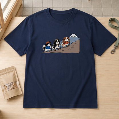 狆 キャバリア 登山 犬 ハイキング アウトドア Tシャツ ｜フロントプリント