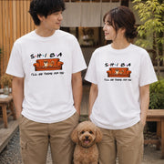 Shiba Sofa Club 柴犬 ソファでくつろぐTシャツ｜フロントプリント