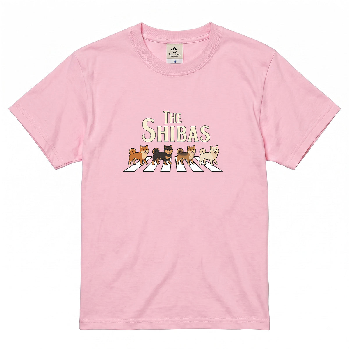 THE SHIBAS | 柴犬 横断歩道 ゆるかわパロディTシャツ【犬好き・愛犬家・ギフトに最適】