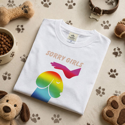 SORRY GIRLS | 虹色 レインボー 犬 イラスト 英語メッセージ Tシャツ【犬好き・愛犬家・ユニーク・プレゼントに最適】