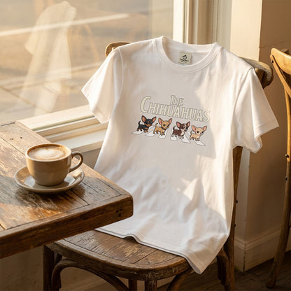 THE CHIHUAHUAS | チワワ 横断歩道 ゆるかわパロディTシャツ【犬好き・愛犬家・ギフトに最適】