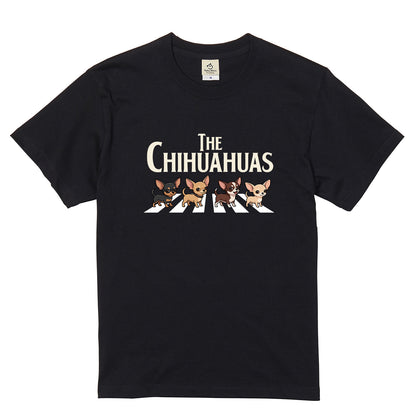 THE CHIHUAHUAS | チワワ 横断歩道 ゆるかわパロディTシャツ【犬好き・愛犬家・ギフトに最適】