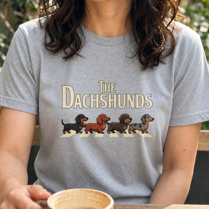 THE DACHSHUNDS | ミニチュアダックス 横断歩道 ゆるかわパロディTシャツ【犬好き・愛犬家・ギフトに最適】