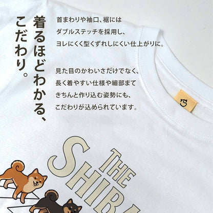 THE SHIBAS | 柴犬 横断歩道 ゆるかわパロディTシャツ【犬好き・愛犬家・ギフトに最適】